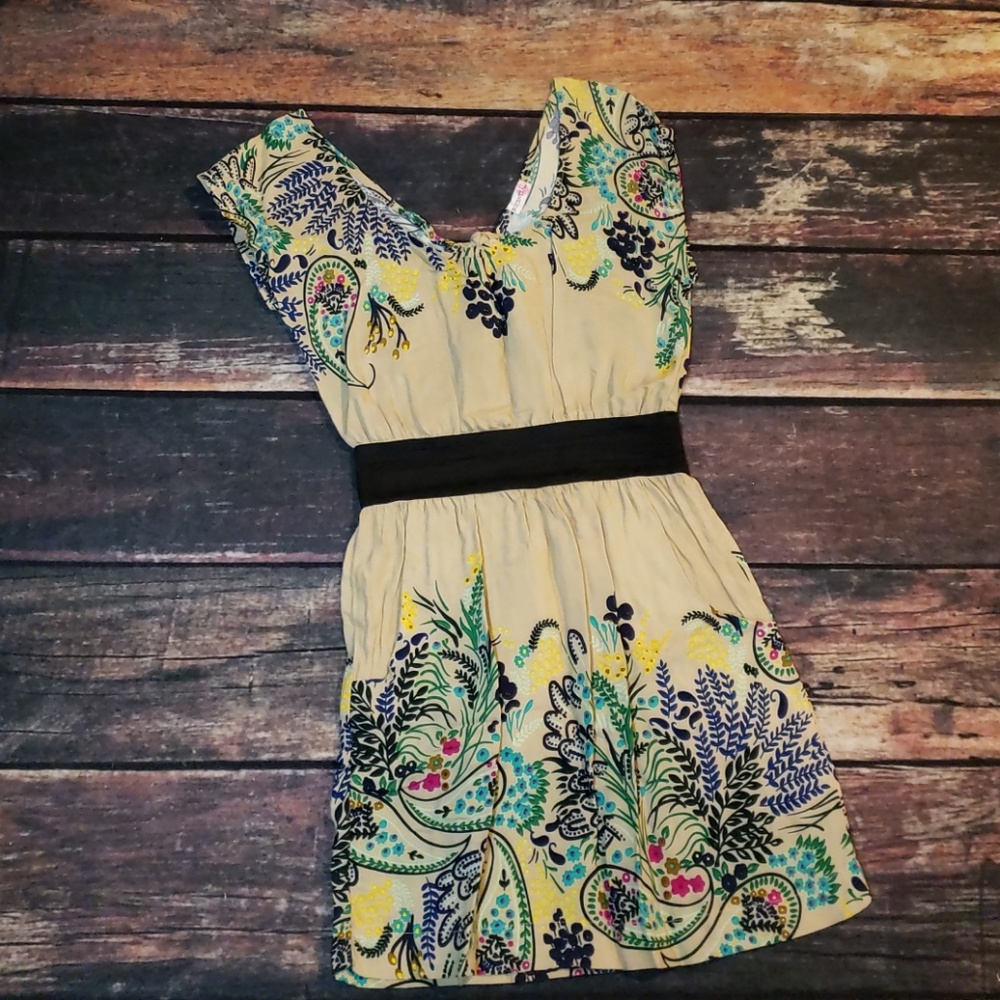 Body Central Floral top